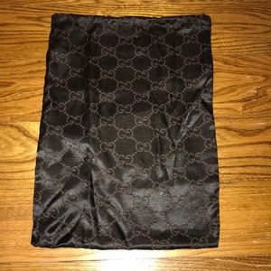 Gucci dust shoe bag.